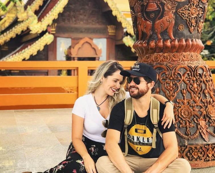 Brazilian Couple quit their jobs and created a multimillion-dollar company while traveling all over the planet